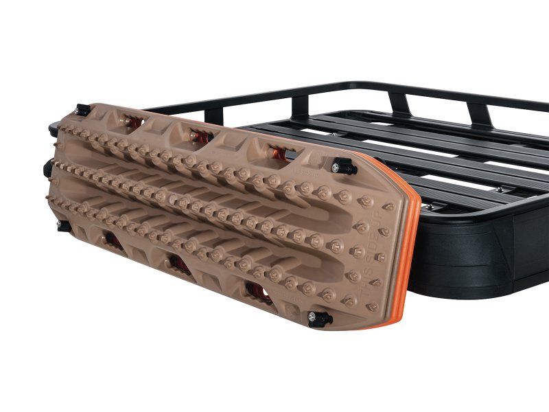 support-de-plaque-a-sable-maxtrax-fixation-laterale-sur-galerie-pioneer-rhino-rack-rhr-43159