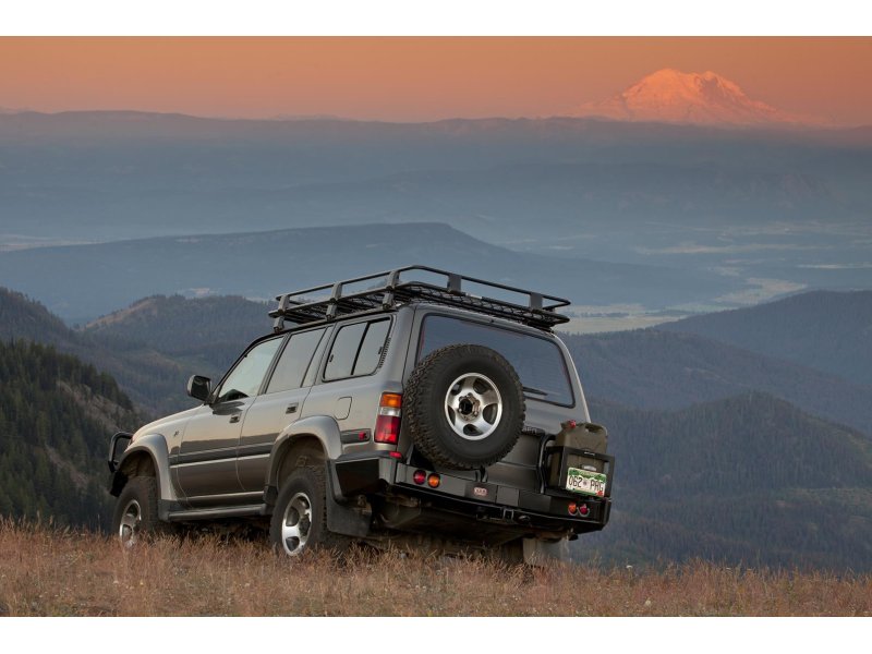 ARB-5611210 : ARB REAR BAR BLK 80 WITH T/GATE | Espace Pro Outback Import