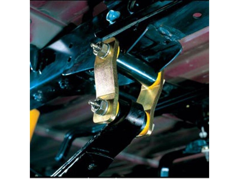 greasable-shackle-kit-navara-d22-ome-gs21