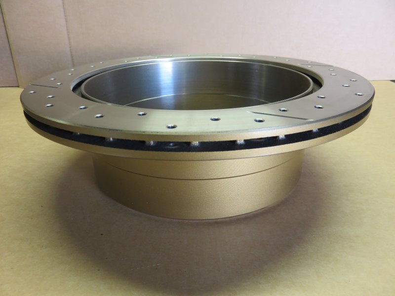 disque-frein-arriere-rainure-perce-dba-toyota-vdj200-dba-42723xs