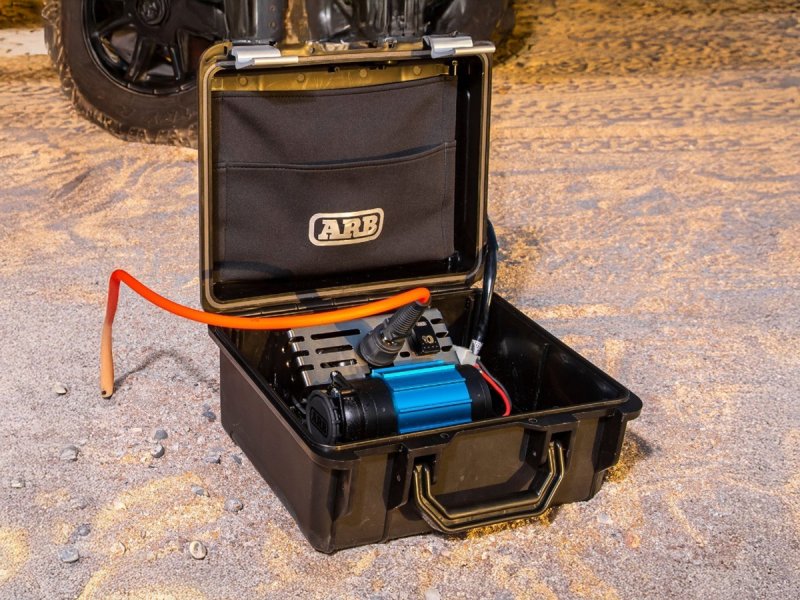 mallette-compresseur-simple-12v-version-2-arb-avec-tuyau-7m-et-raccords-arb-ckmp12v2